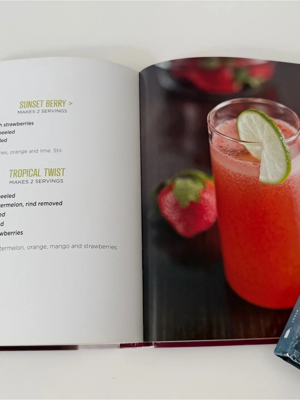 Paleo Smoothies and Juices Cookbook - Purple Smoothie Cover